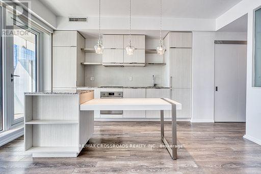 1510 - 197 Yonge Street, Toronto, Ontario  M5B 1M4 - Photo 4 - C12510776