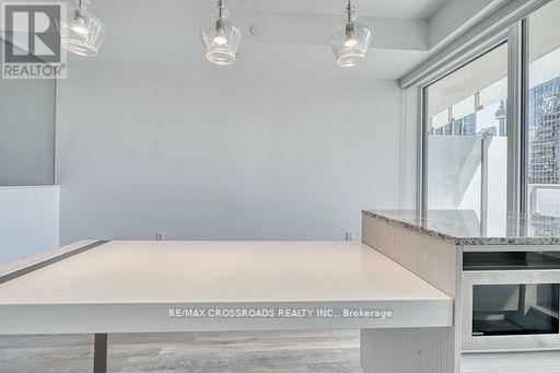 1510 - 197 Yonge Street, Toronto, Ontario  M5B 1M4 - Photo 8 - C12510776