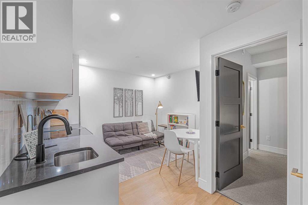 3, 1405 1st Avenue, Canmore, Alberta  T1W 1M5 - Photo 33 - A2253065