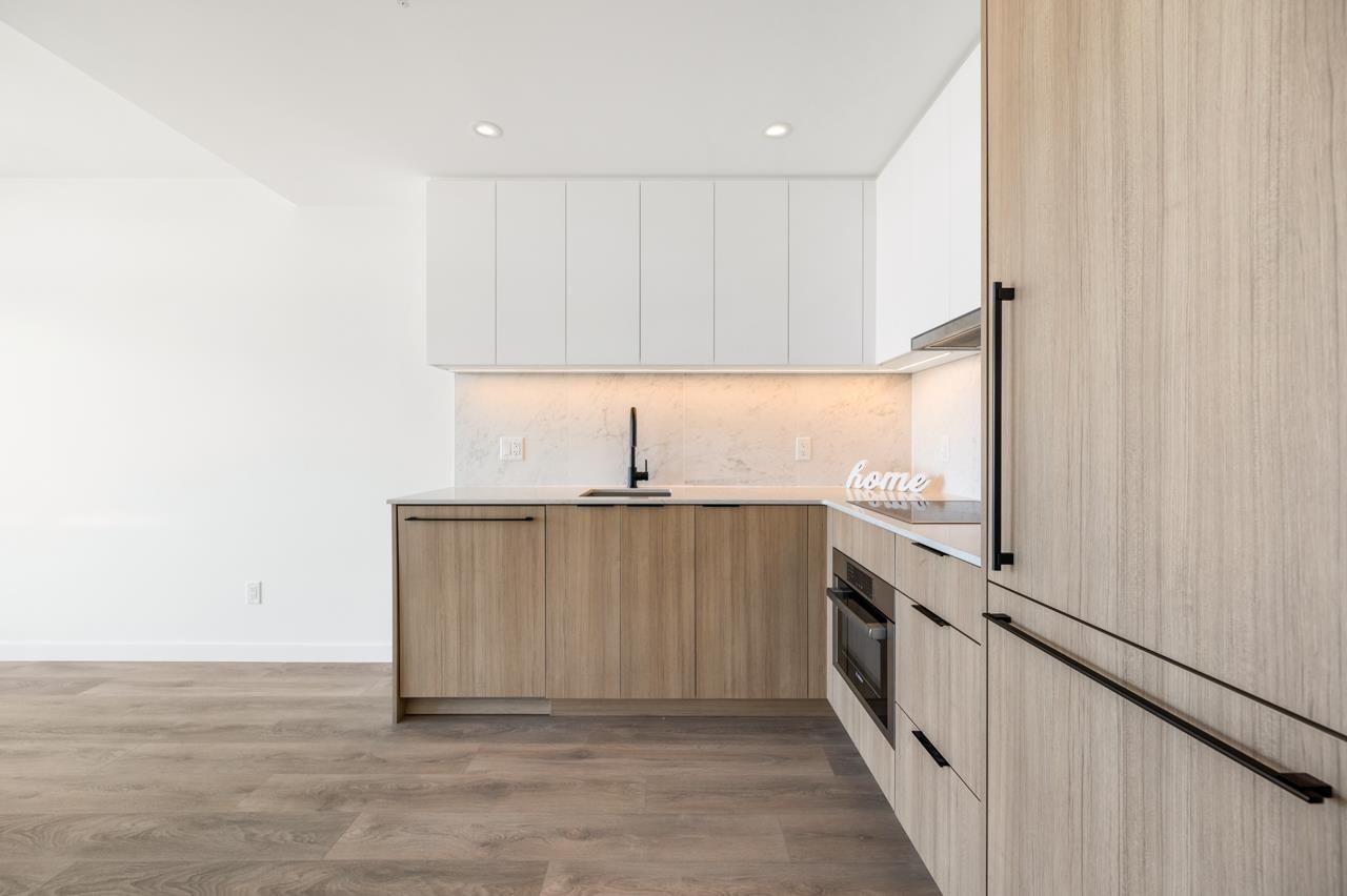 912 13685 102 Avenue, Surrey, British Columbia  V3T 1N7 - Photo 3 - R3064478