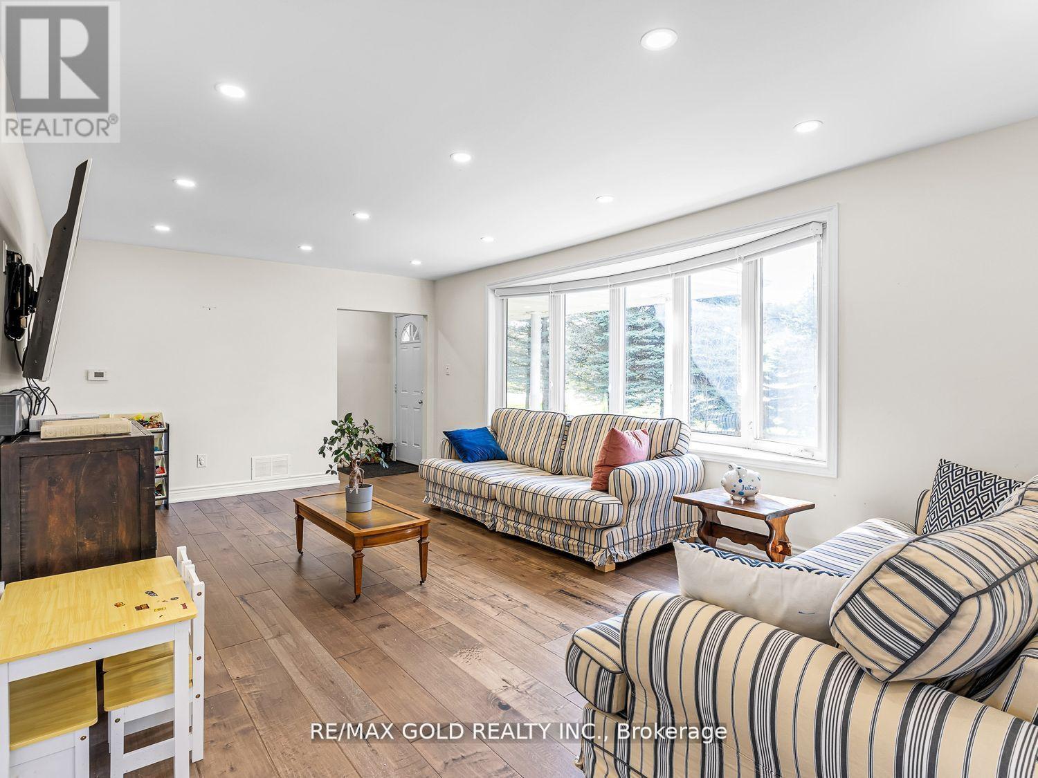 8017 Highway 7 S, Guelph/eramosa, Ontario  N1H 6H8 - Photo 5 - X12430970