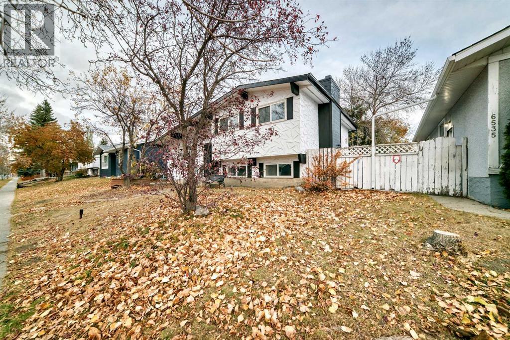 6603 Penbrooke Drive Se, Calgary, Alberta  T2A 4S9 - Photo 3 - A2266943