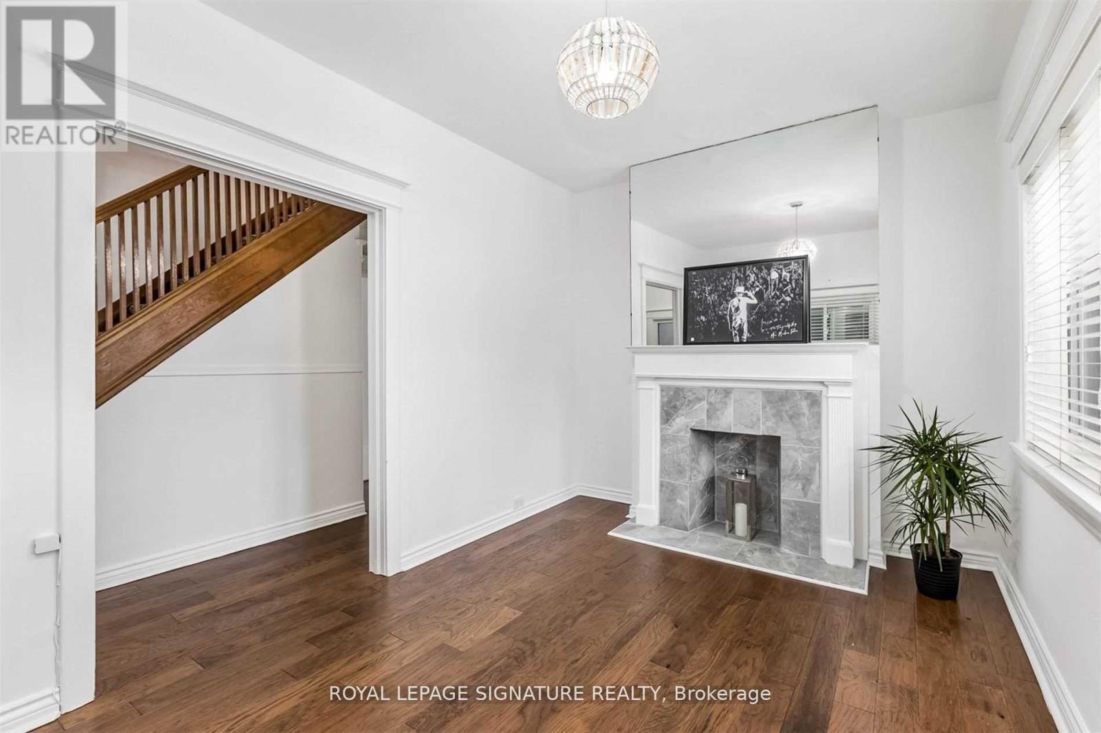 419 Crawford Street, Toronto, Ontario  M6G 3J7 - Photo 3 - C12510822