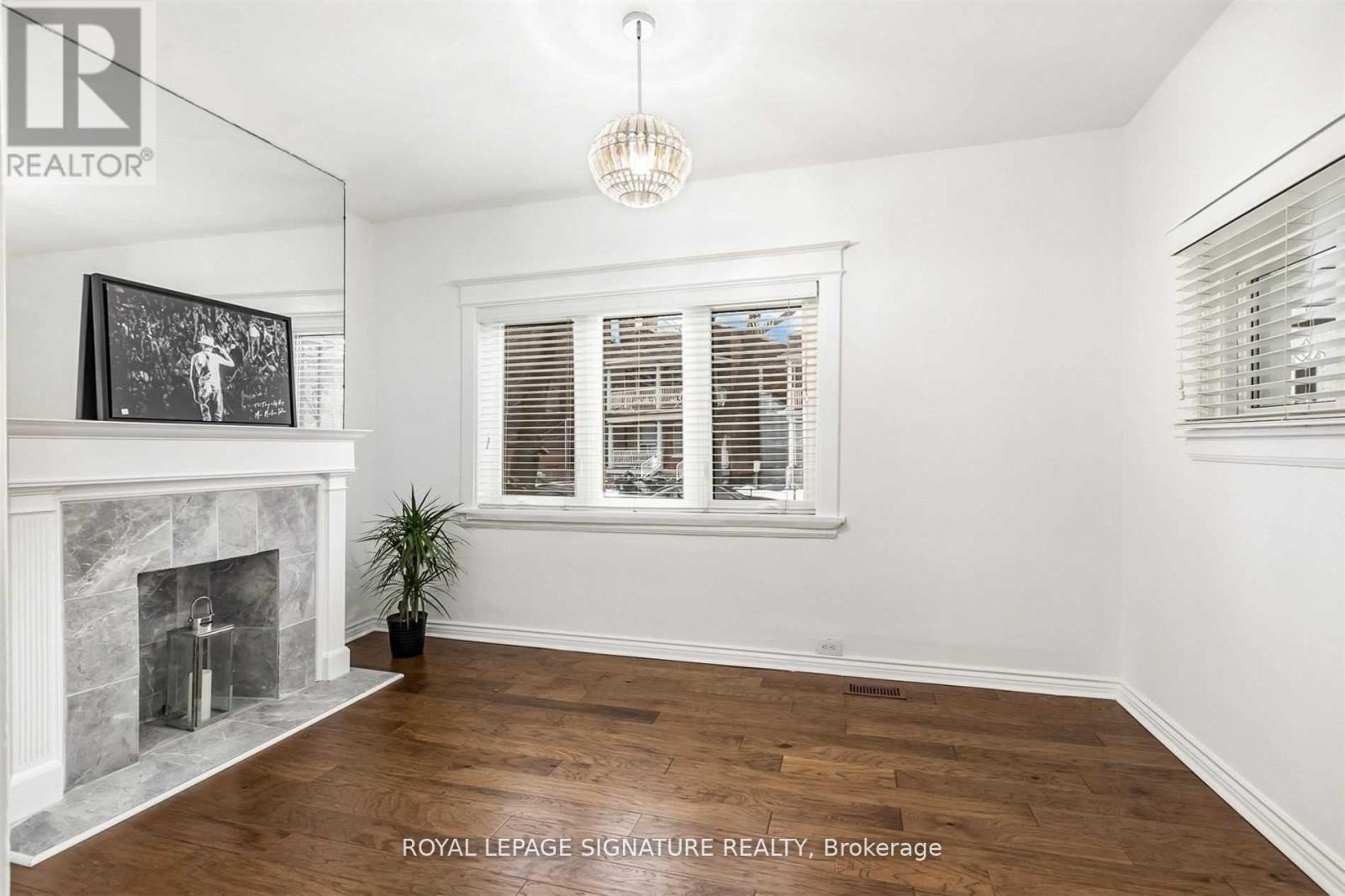 419 Crawford Street, Toronto, Ontario  M6G 3J7 - Photo 4 - C12510822