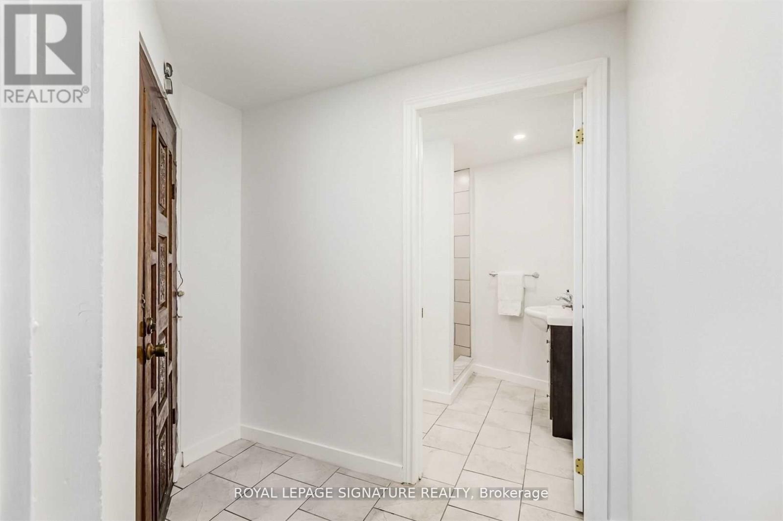 419 Crawford Street, Toronto, Ontario  M6G 3J7 - Photo 6 - C12510822