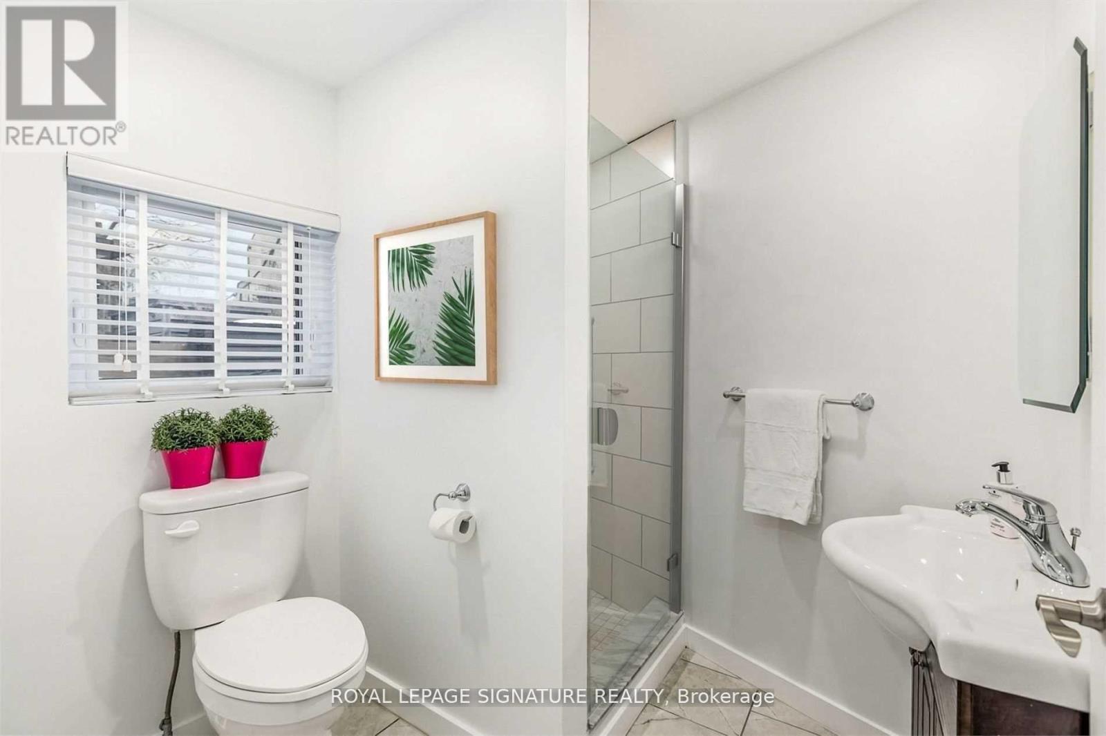 419 Crawford Street, Toronto, Ontario  M6G 3J7 - Photo 7 - C12510822