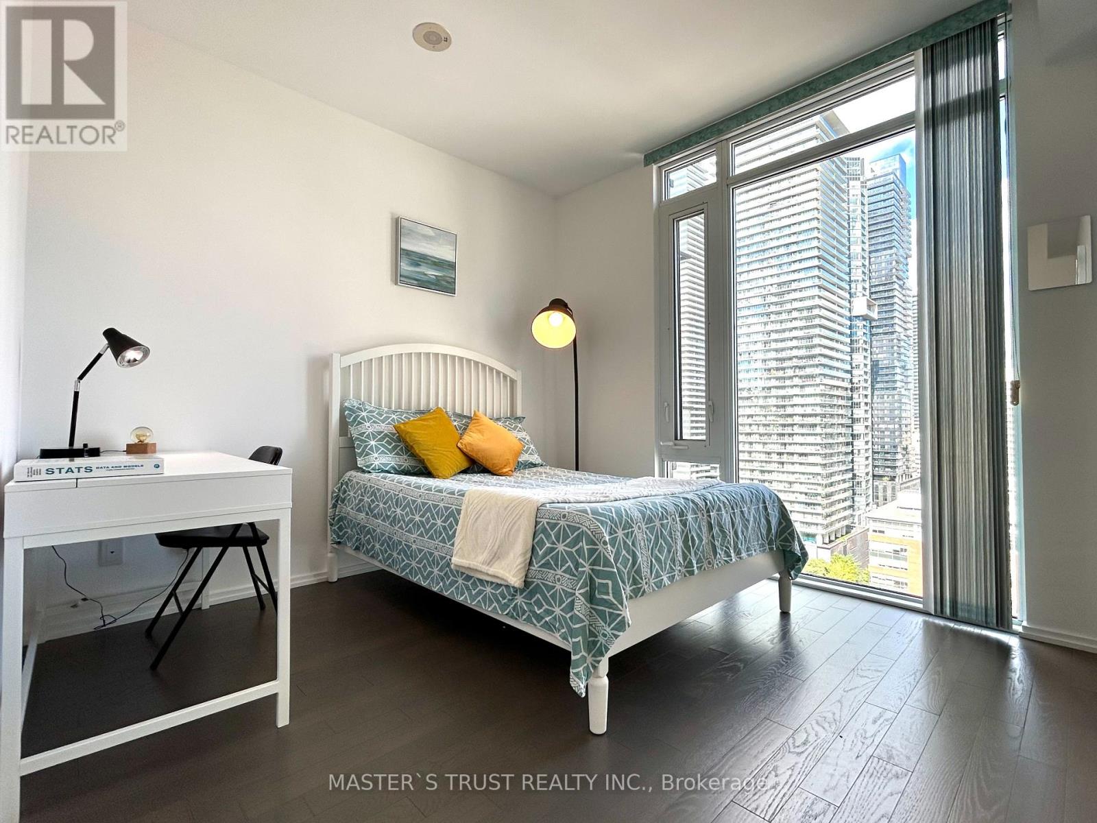 1702 - 75 St Nicholas Street, Toronto, Ontario  M4Y 0A5 - Photo 11 - C12510824