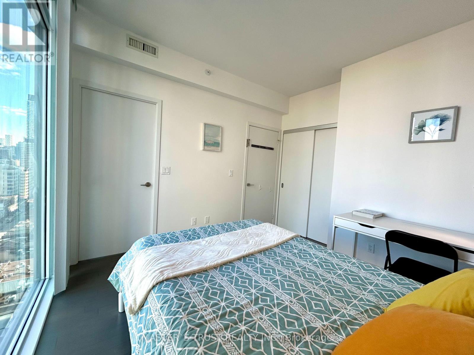 1702 - 75 St Nicholas Street, Toronto, Ontario  M4Y 0A5 - Photo 13 - C12510824