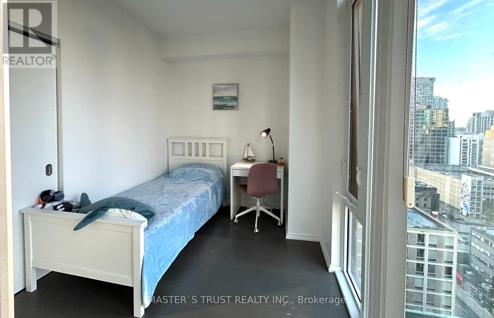 1702 - 75 St Nicholas Street, Toronto, Ontario  M4Y 0A5 - Photo 14 - C12510824