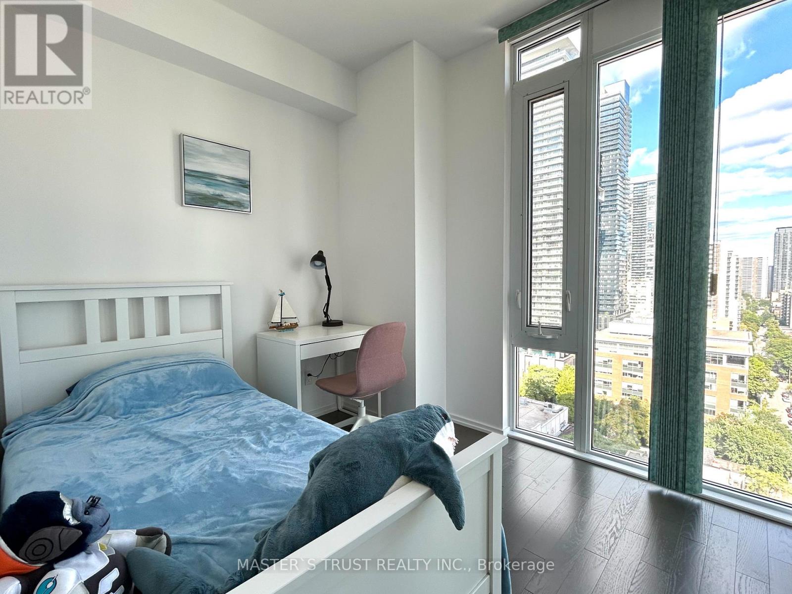 1702 - 75 St Nicholas Street, Toronto, Ontario  M4Y 0A5 - Photo 15 - C12510824