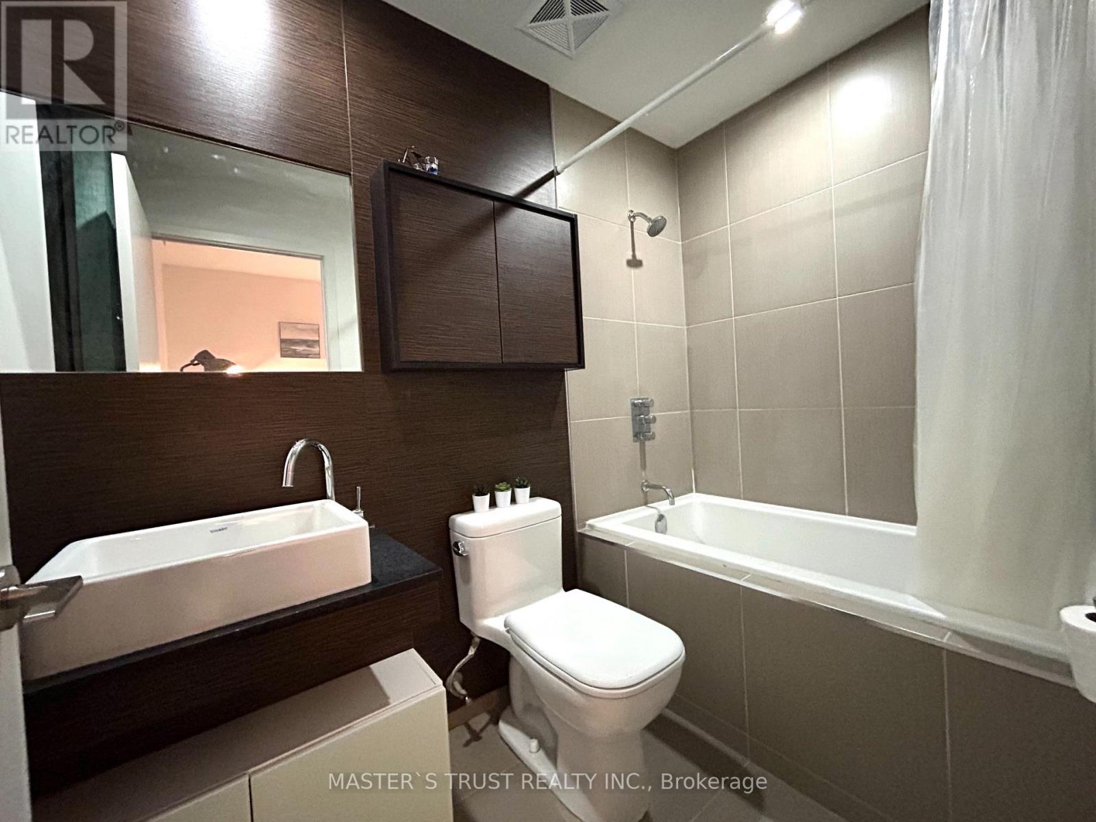 1702 - 75 St Nicholas Street, Toronto, Ontario  M4Y 0A5 - Photo 17 - C12510824