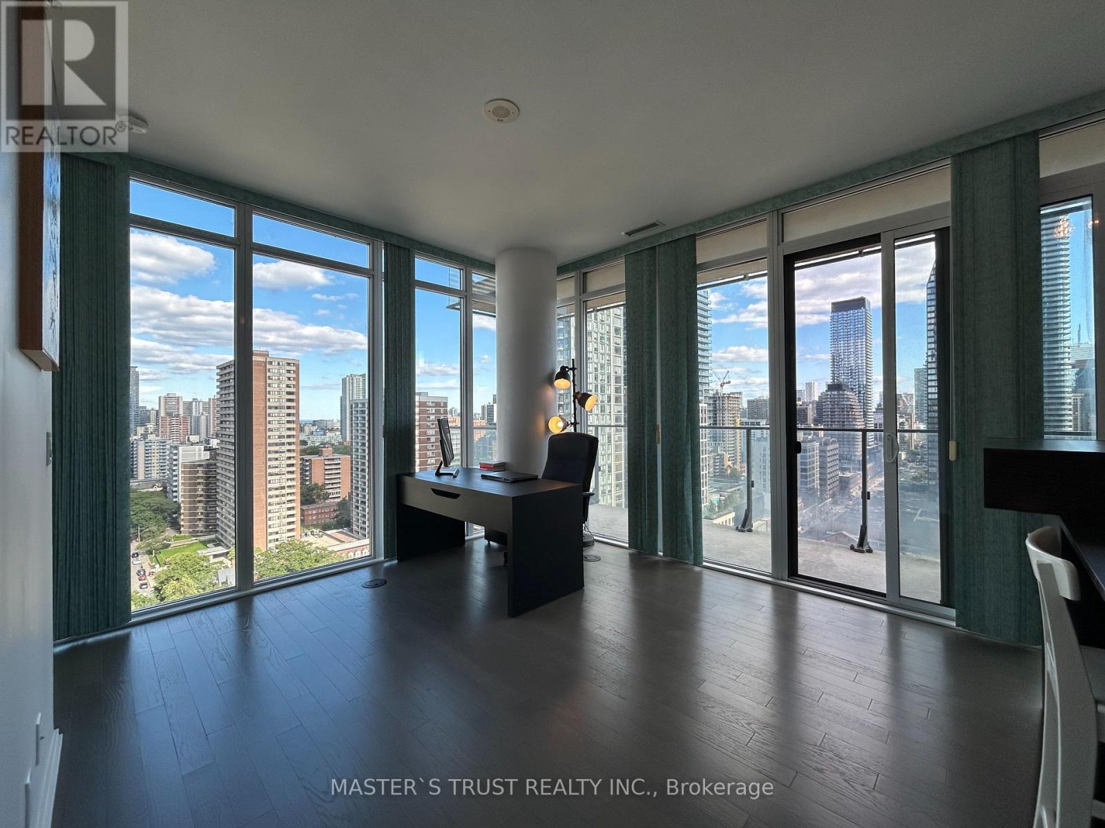 1702 - 75 St Nicholas Street, Toronto, Ontario  M4Y 0A5 - Photo 3 - C12510824