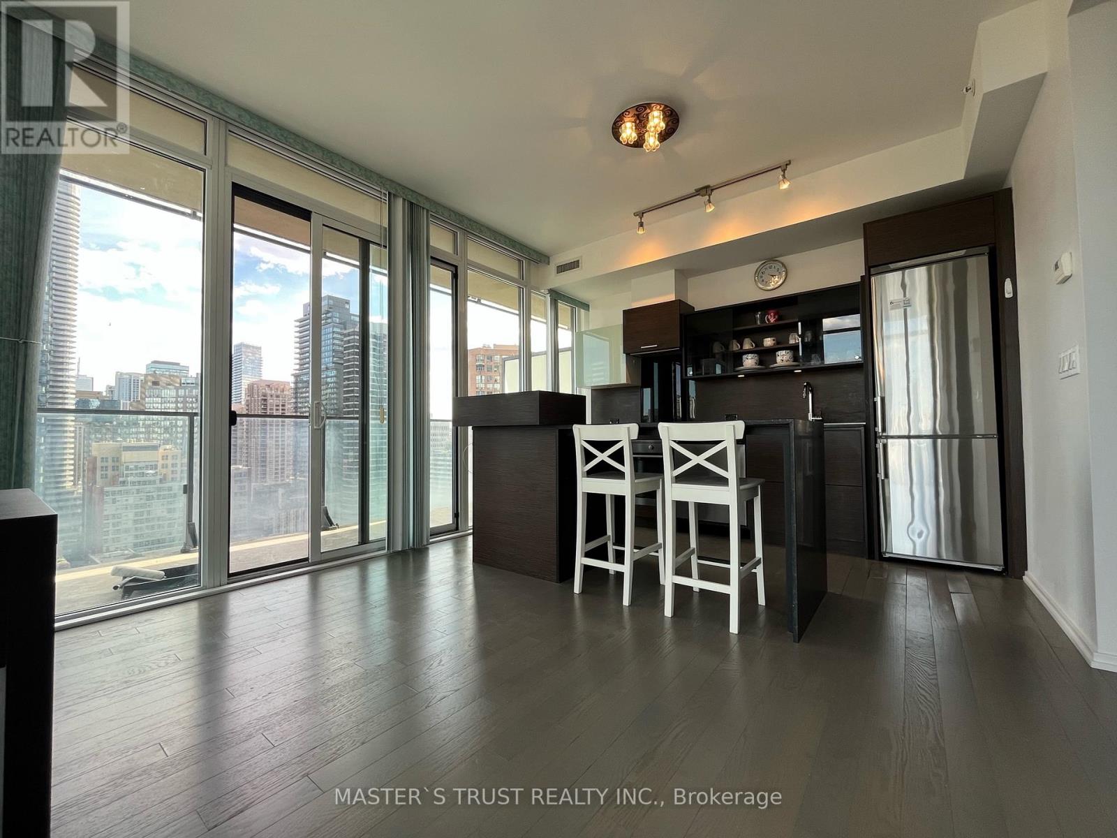 1702 - 75 St Nicholas Street, Toronto, Ontario  M4Y 0A5 - Photo 5 - C12510824