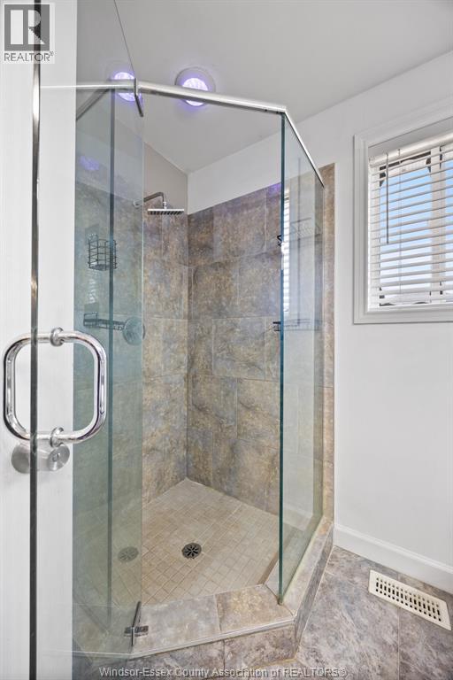 1490 Highnoon, Windsor, Ontario N9G 3B6 - Photo 15 - 25028028