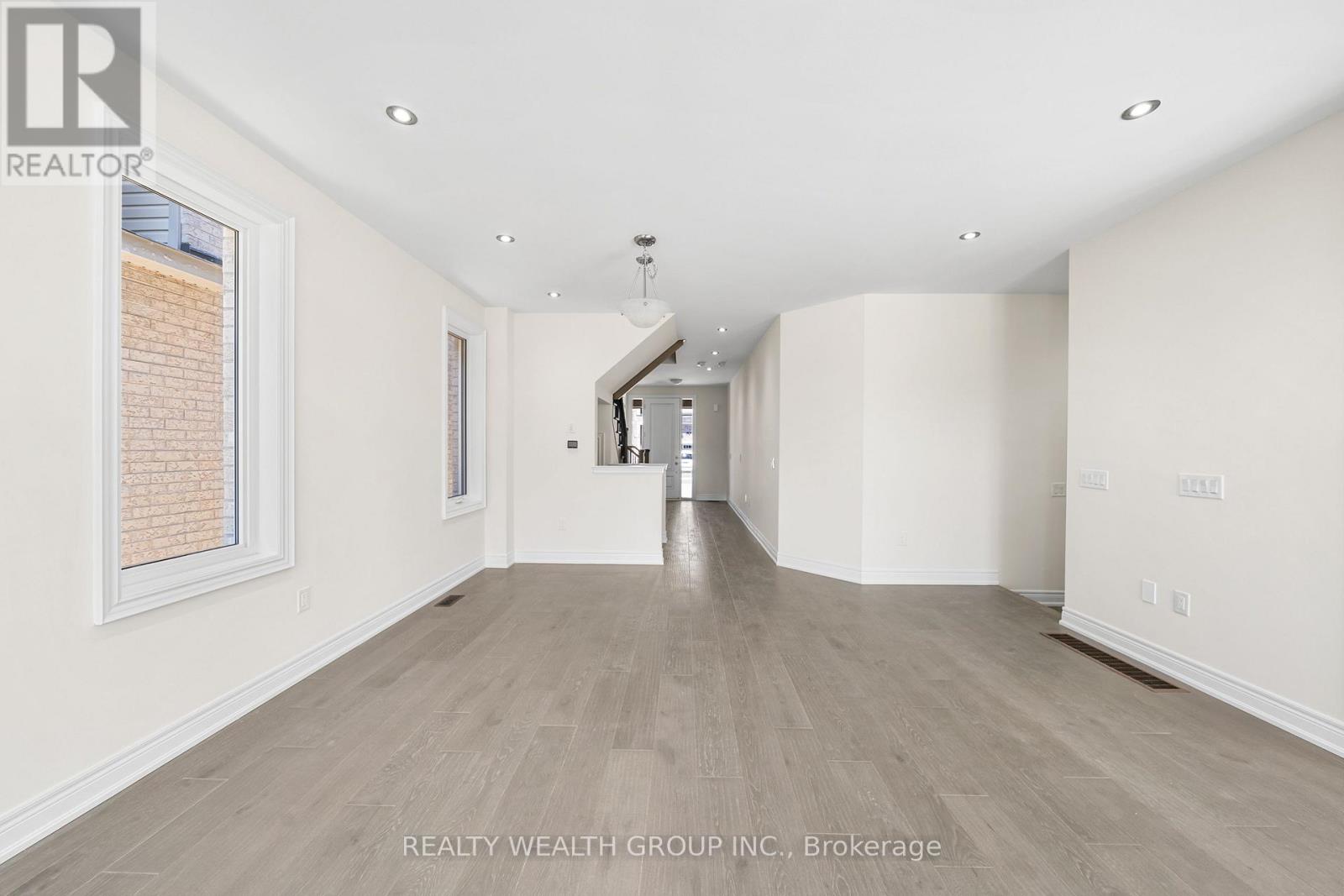 261 Seaview Heights, East Gwillimbury, Ontario  L9N 0Z1 - Photo 10 - N12510820