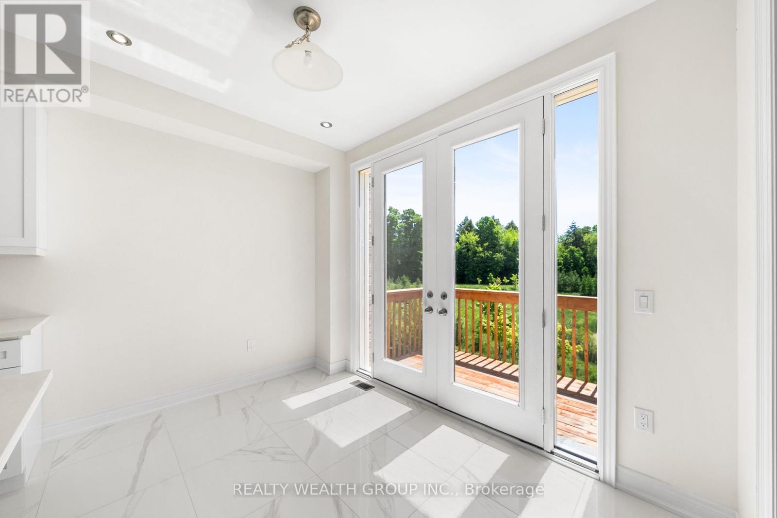 261 Seaview Heights, East Gwillimbury, Ontario  L9N 0Z1 - Photo 16 - N12510820