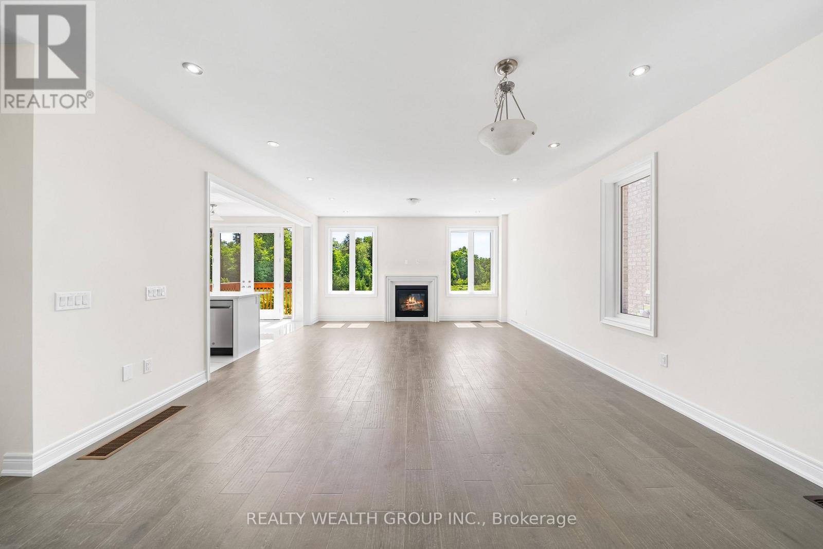 261 Seaview Heights, East Gwillimbury, Ontario  L9N 0Z1 - Photo 6 - N12510820