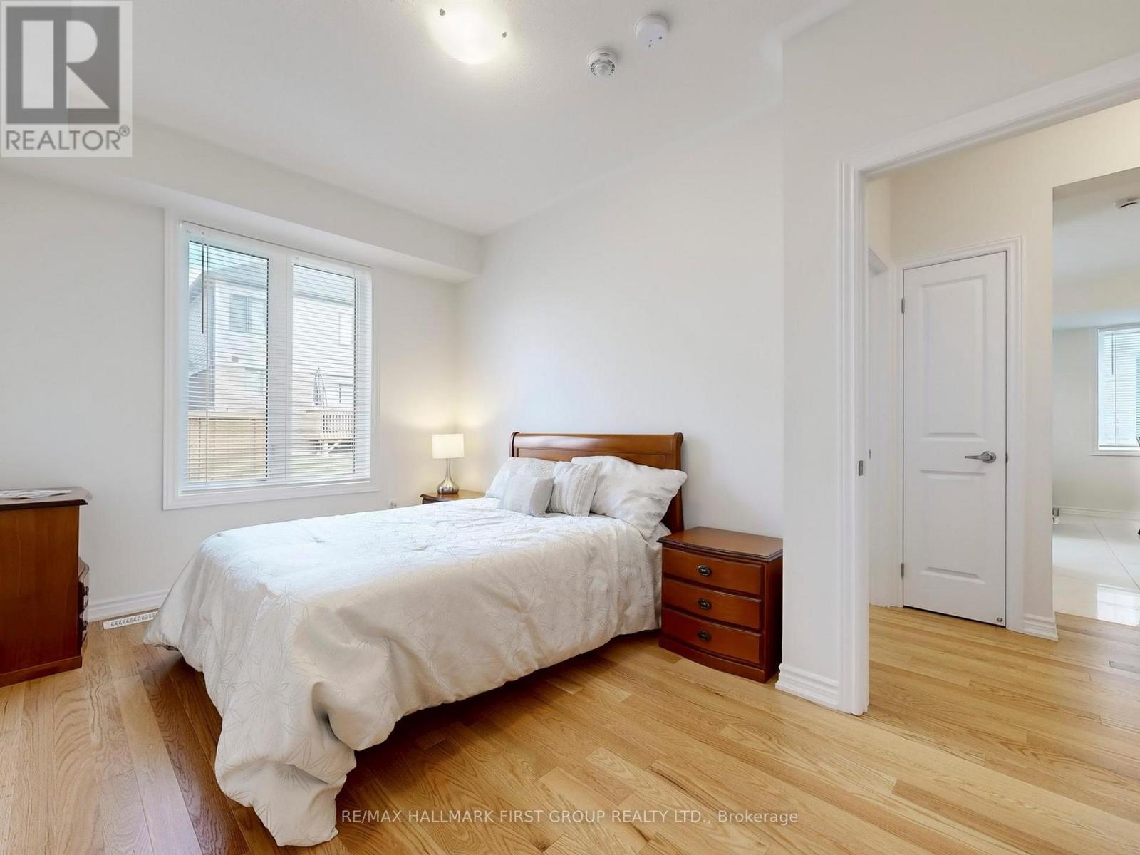 18 Ludlow Drive, Barrie, Ontario  L9J 0L8 - Photo 15 - S12510806