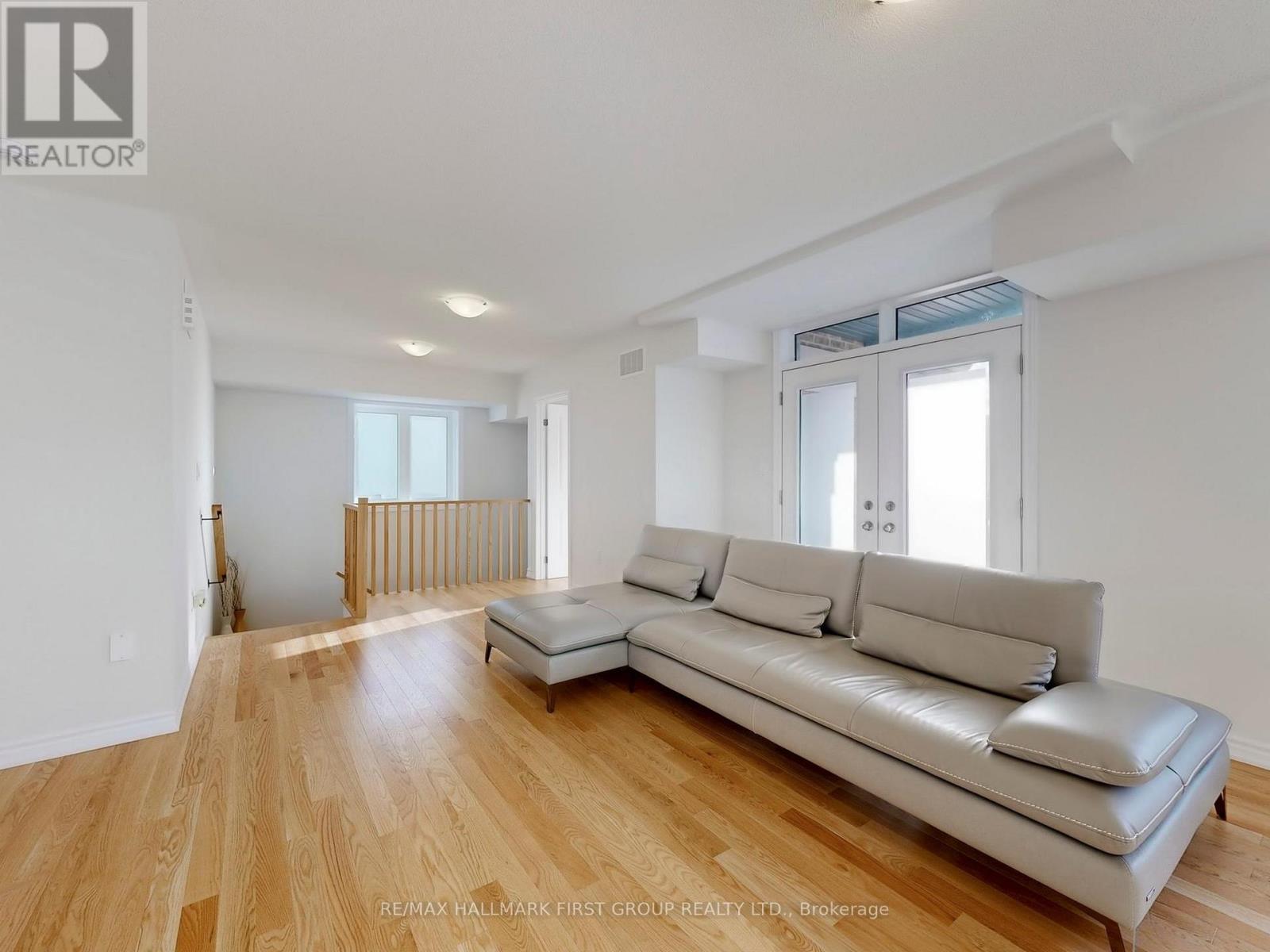 18 Ludlow Drive, Barrie, Ontario  L9J 0L8 - Photo 23 - S12510806