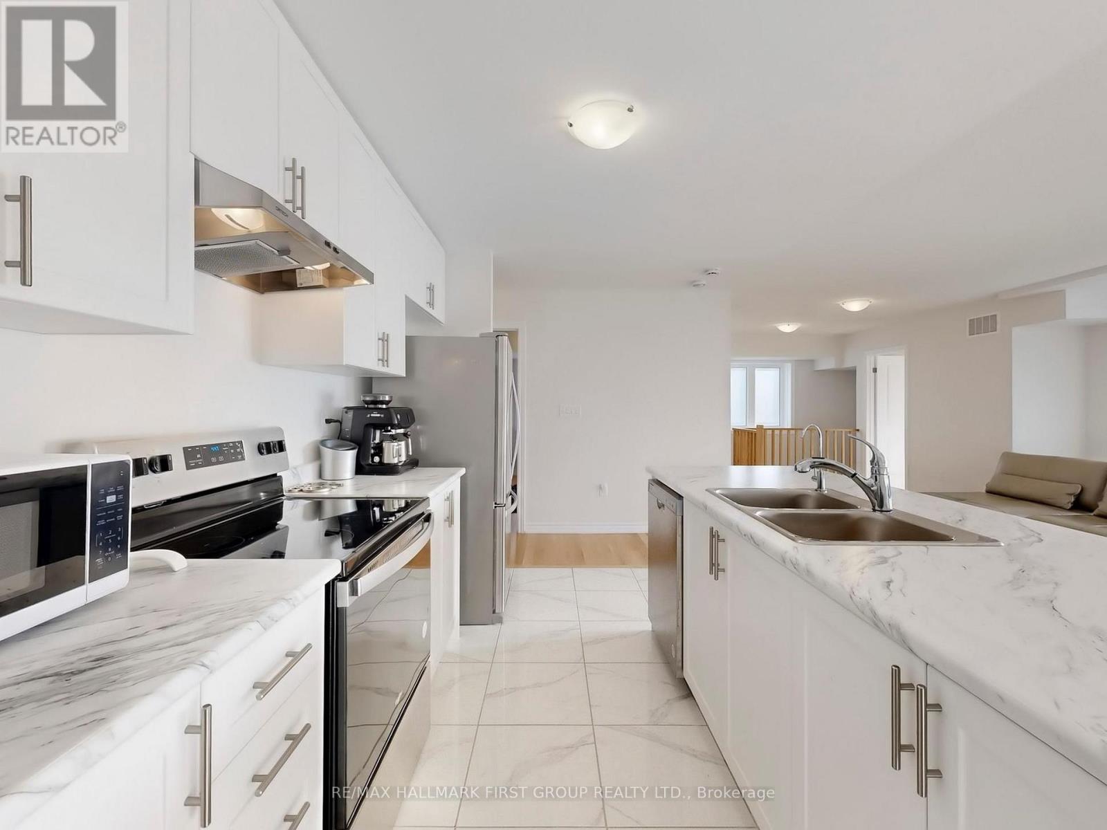 18 Ludlow Drive, Barrie, Ontario  L9J 0L8 - Photo 32 - S12510806