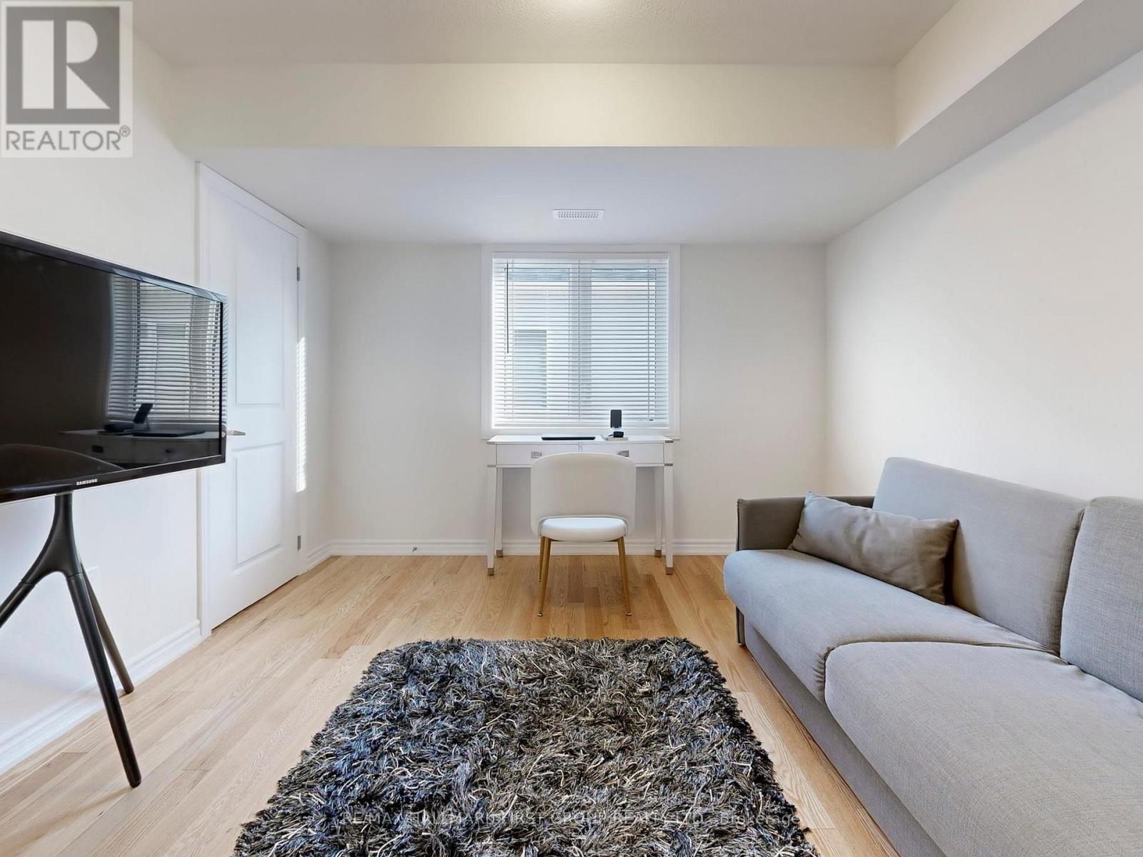 18 Ludlow Drive, Barrie, Ontario  L9J 0L8 - Photo 34 - S12510806