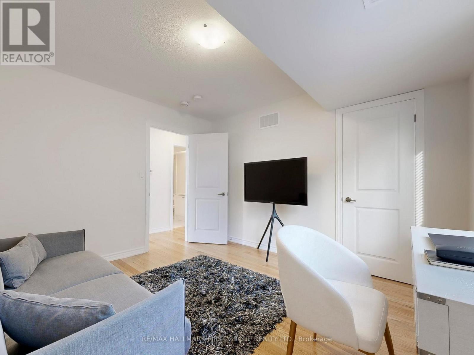 18 Ludlow Drive, Barrie, Ontario  L9J 0L8 - Photo 35 - S12510806