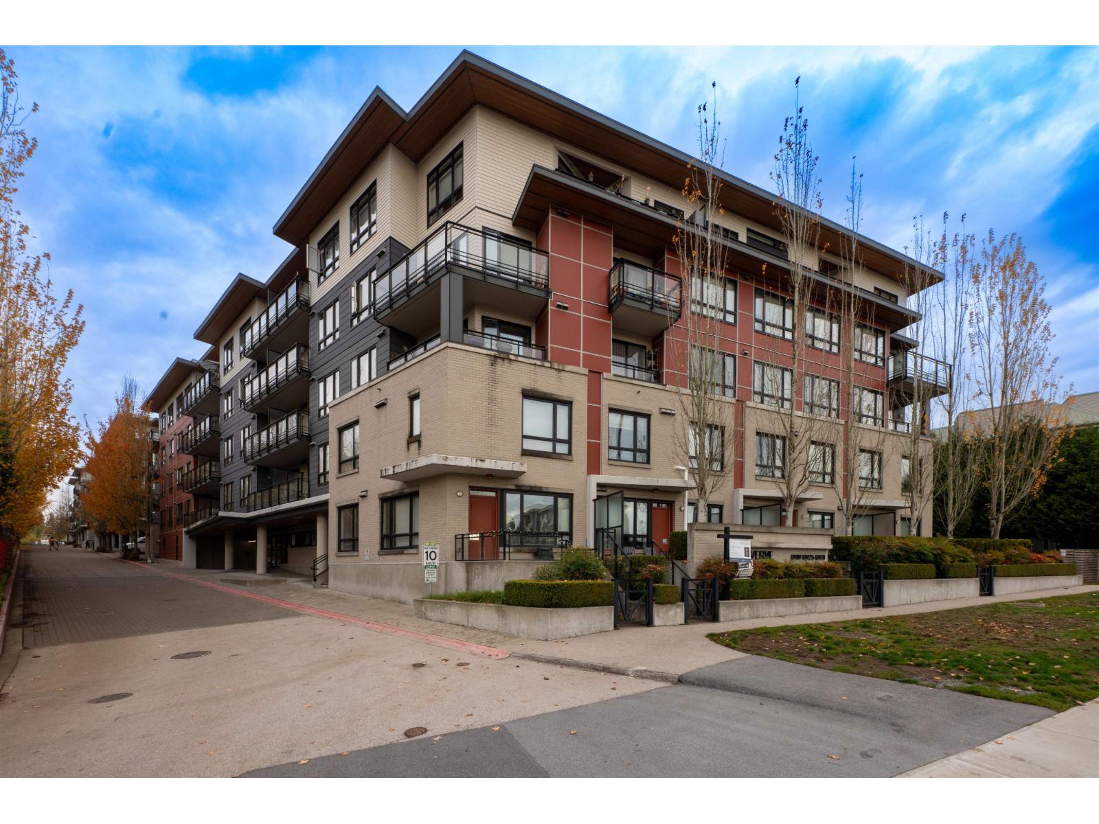 207 13925 Fraser Highway, Surrey, British Columbia  V3T 4E6 - Photo 2 - R3064208