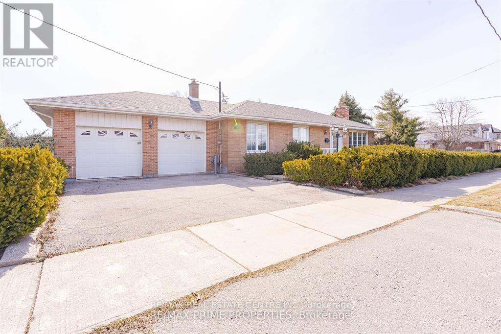 492 PINEGROVE ROAD, Oakville, Ontario