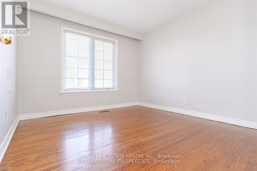 492 Pinegrove Road, Oakville, Ontario  L6K 2C3 - Photo 14 - W12510810