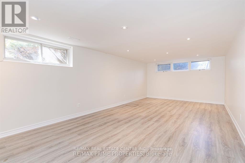 492 Pinegrove Road, Oakville, Ontario  L6K 2C3 - Photo 16 - W12510810