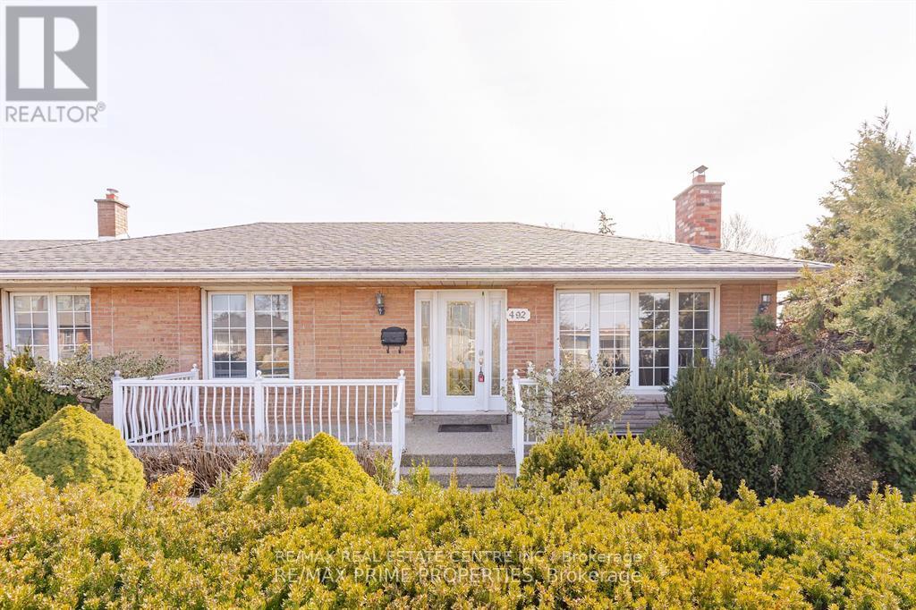 492 Pinegrove Road, Oakville, Ontario  L6K 2C3 - Photo 2 - W12510810