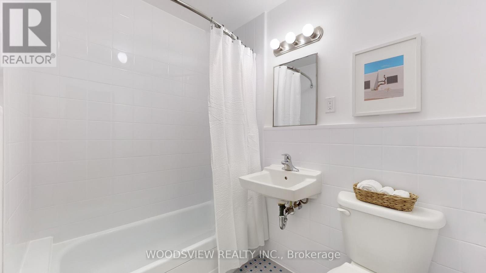 9 - 554 Harvie Avenue, Toronto, Ontario  M6E 4M1 - Photo 9 - W12510814