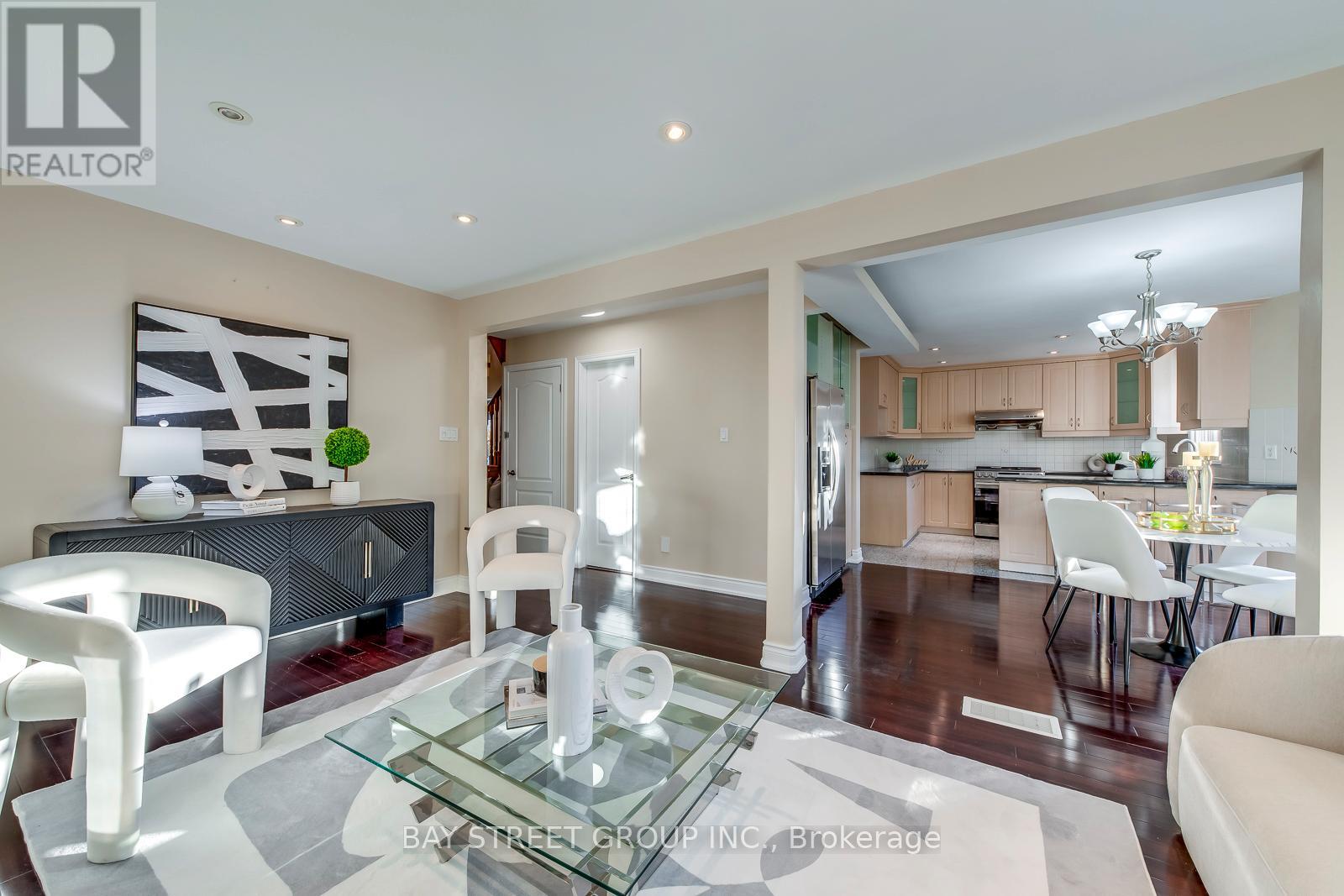 336 Wendron Crescent, Mississauga, Ontario  L5R 3H4 - Photo 13 - W12510826