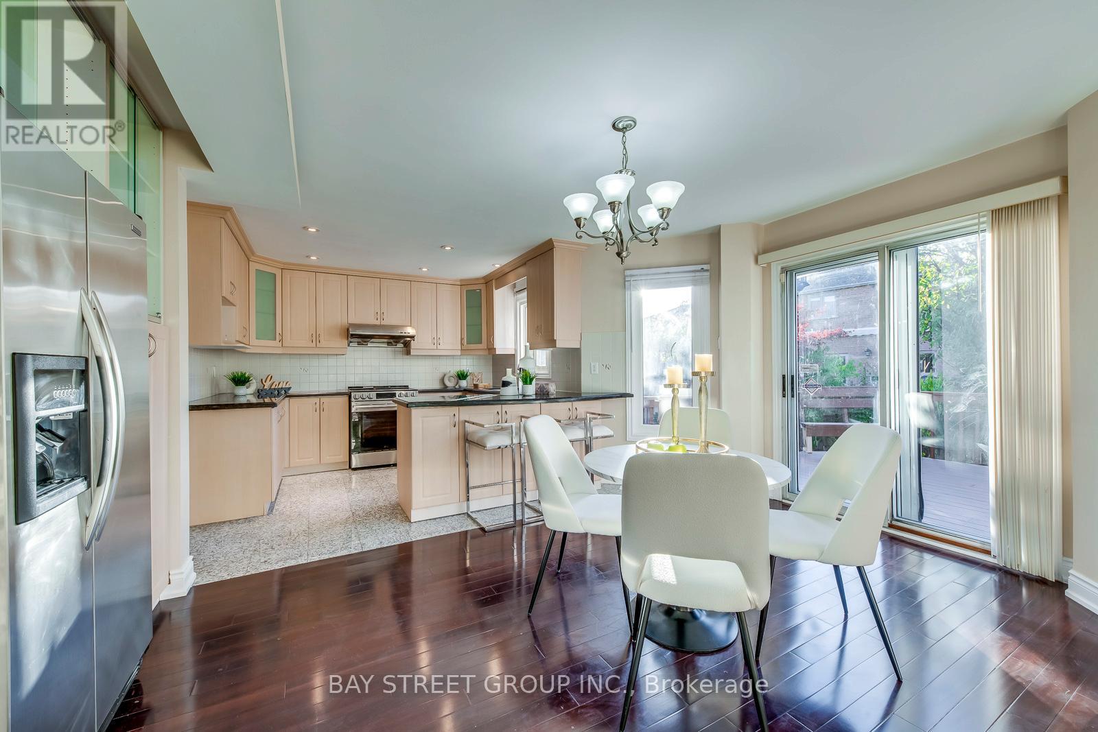 336 Wendron Crescent, Mississauga, Ontario  L5R 3H4 - Photo 19 - W12510826