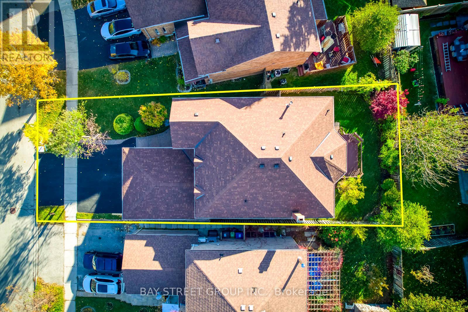 336 Wendron Crescent, Mississauga, Ontario  L5R 3H4 - Photo 2 - W12510826