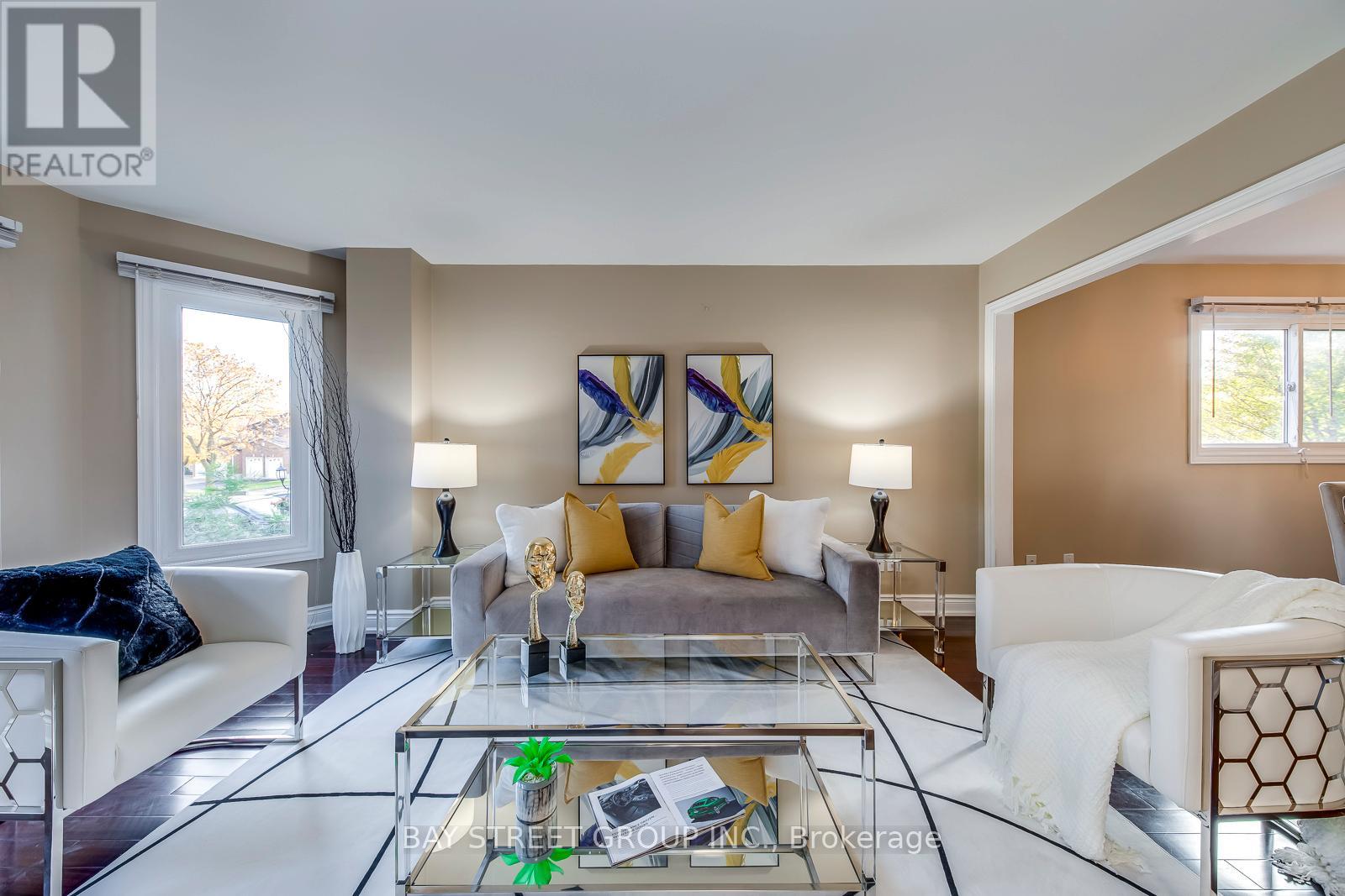 336 Wendron Crescent, Mississauga, Ontario  L5R 3H4 - Photo 7 - W12510826