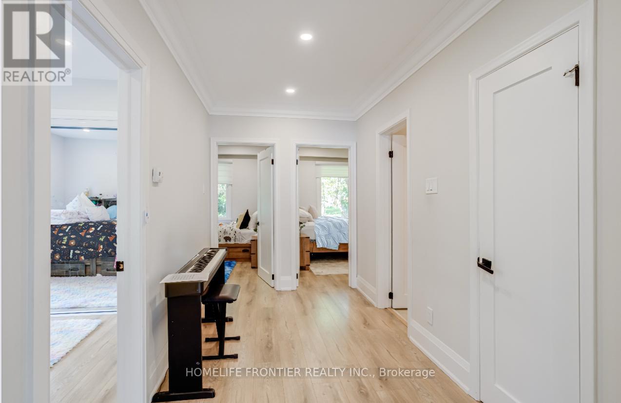 208 Betty Ann Drive, Toronto, Ontario  M2R 1A7 - Photo 13 - C12510828