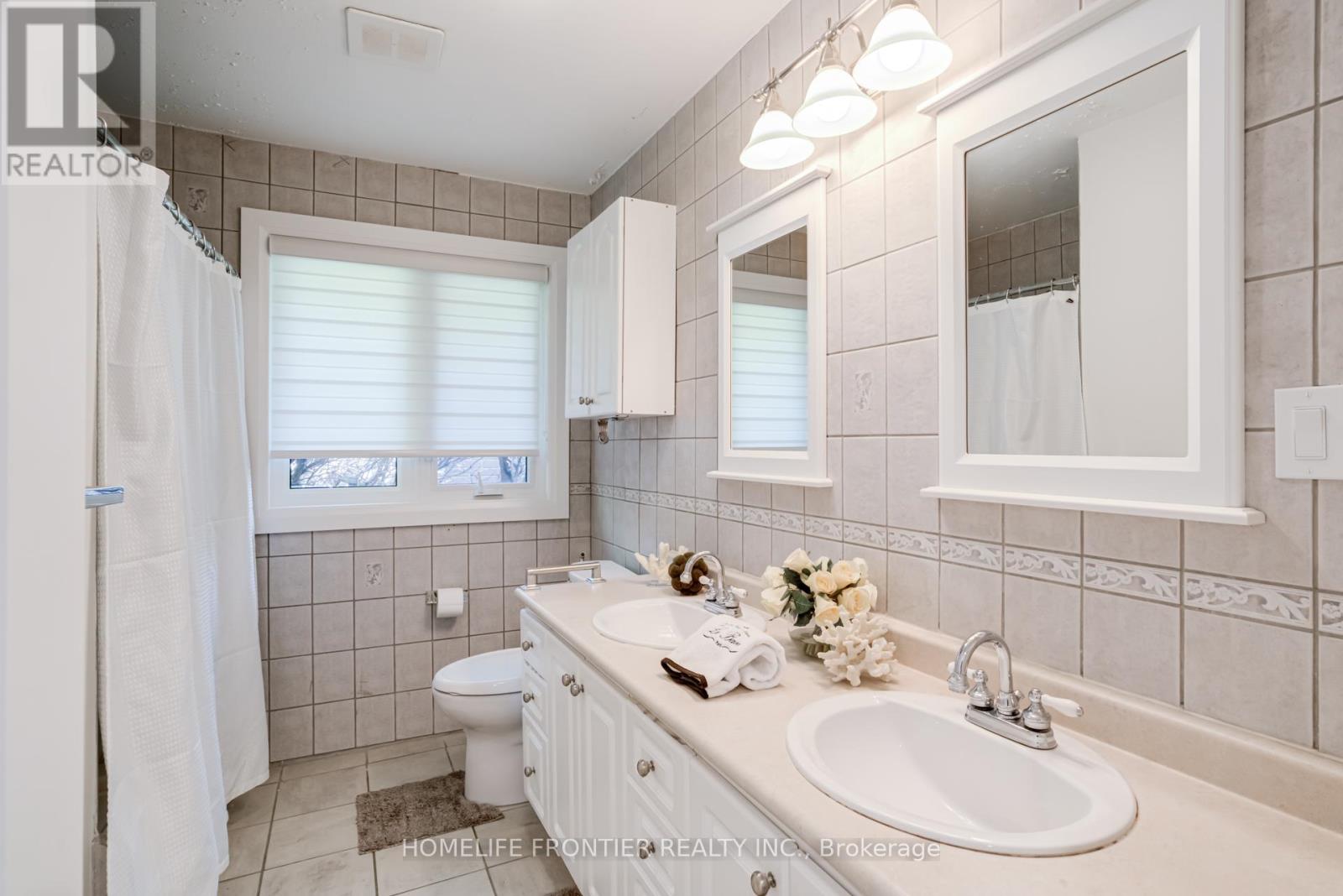 208 Betty Ann Drive, Toronto, Ontario  M2R 1A7 - Photo 15 - C12510828