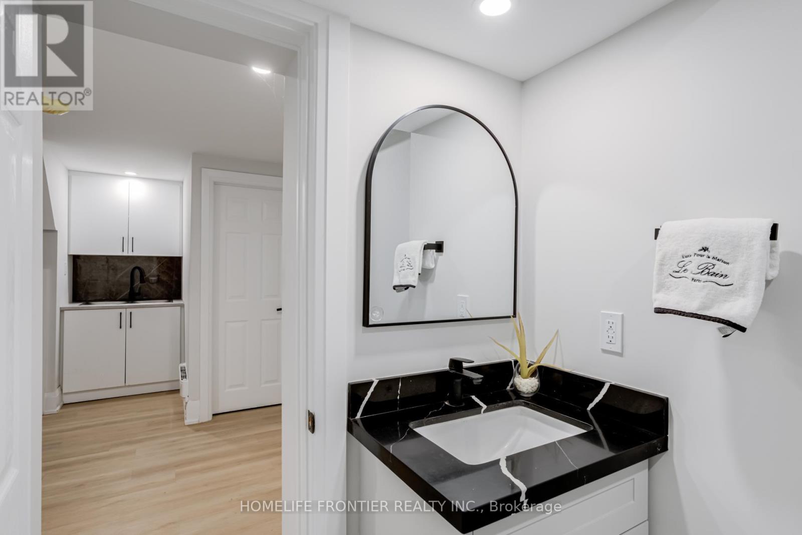 208 Betty Ann Drive, Toronto, Ontario  M2R 1A7 - Photo 35 - C12510828