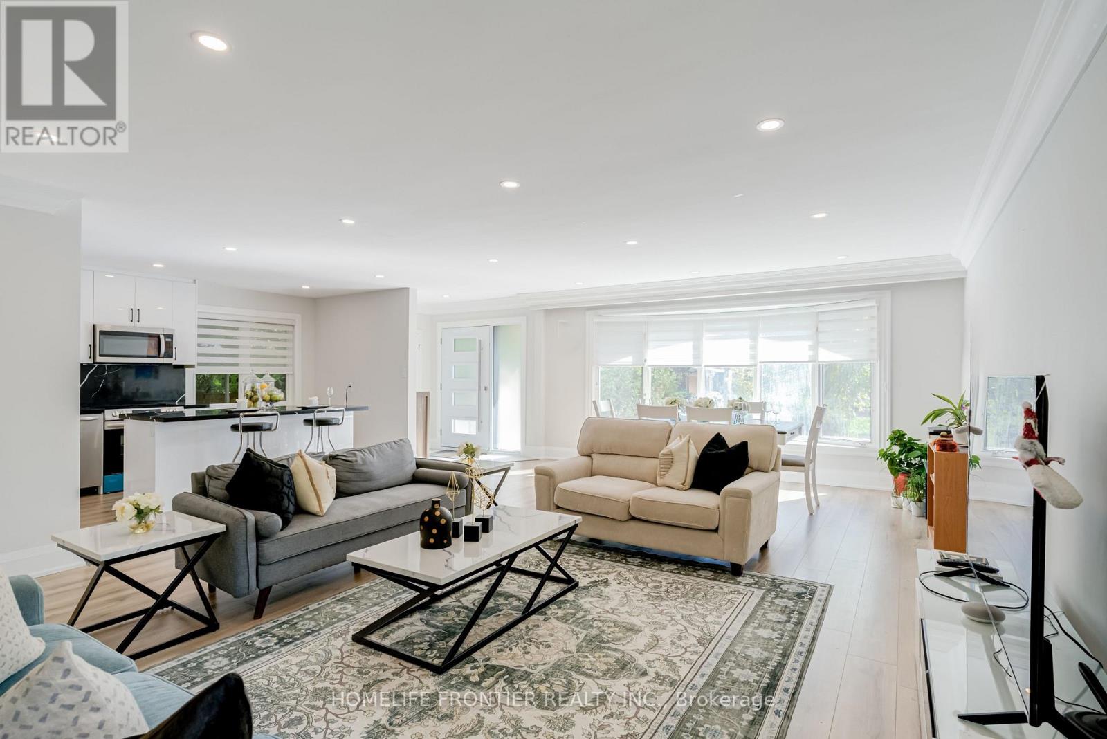 208 Betty Ann Drive, Toronto, Ontario  M2R 1A7 - Photo 6 - C12510828