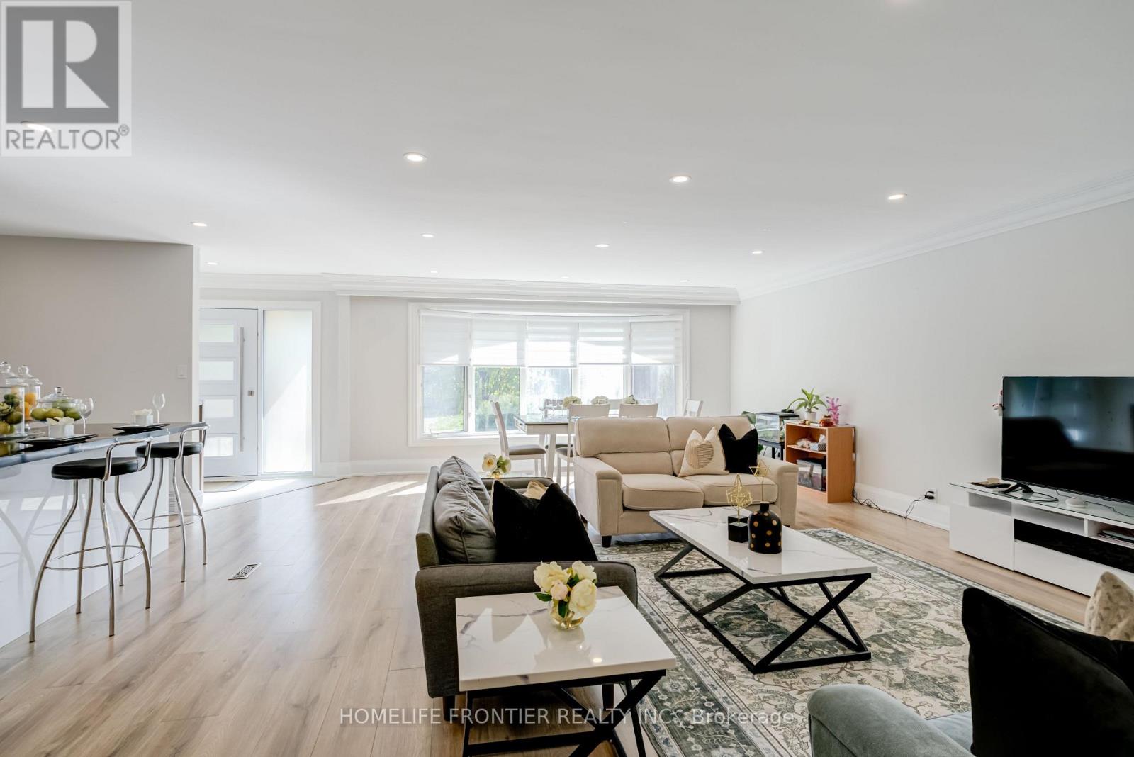 208 Betty Ann Drive, Toronto, Ontario  M2R 1A7 - Photo 7 - C12510828