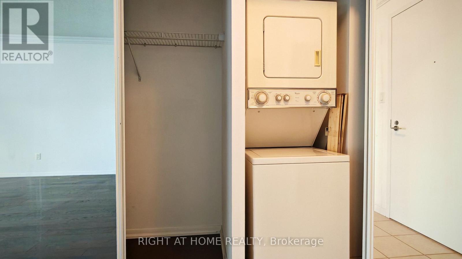 2305 - 37 Grosvenor Street, Toronto, Ontario  M4Y 3G5 - Photo 5 - C12510852