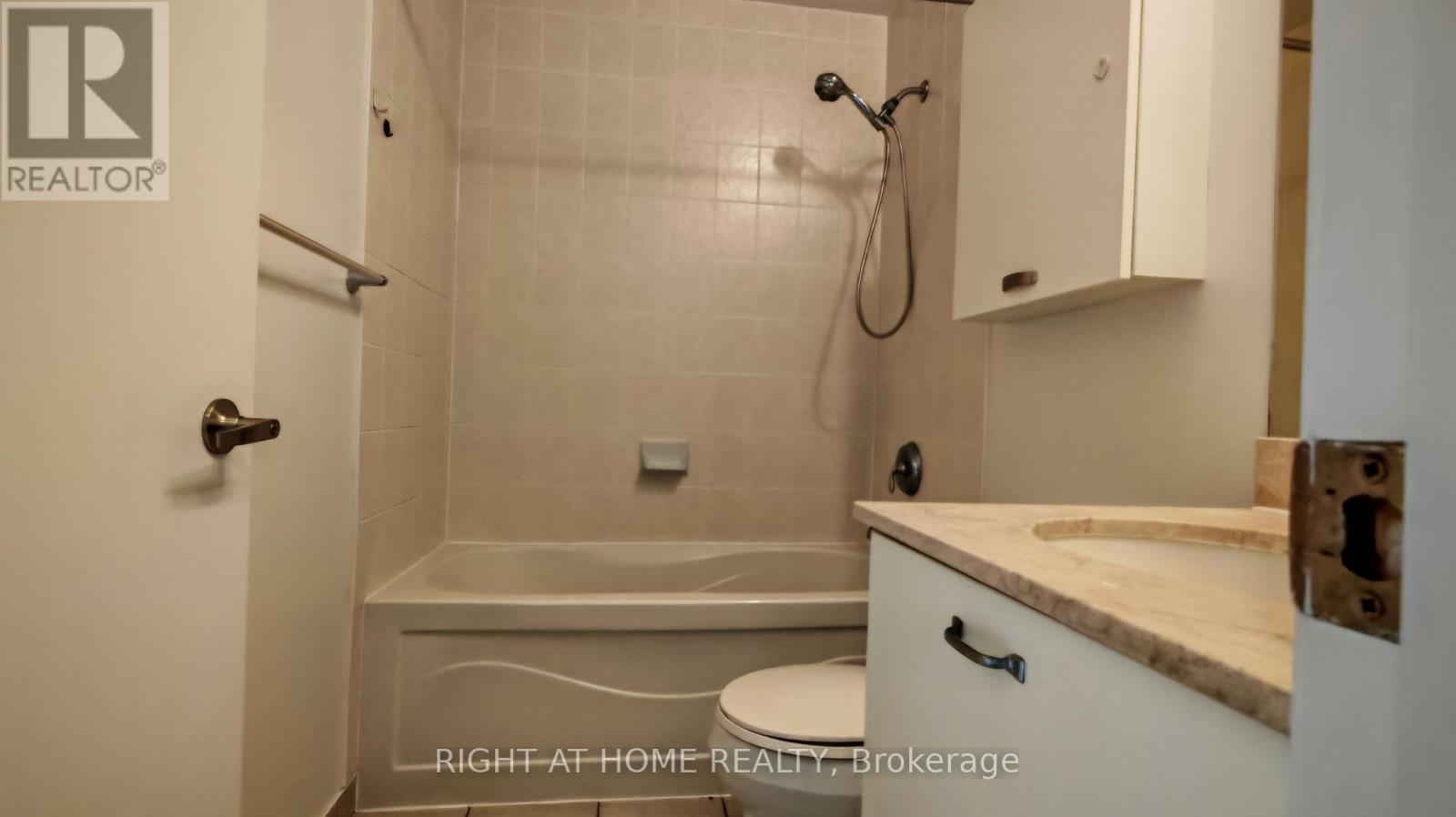 2305 - 37 Grosvenor Street, Toronto, Ontario  M4Y 3G5 - Photo 6 - C12510852