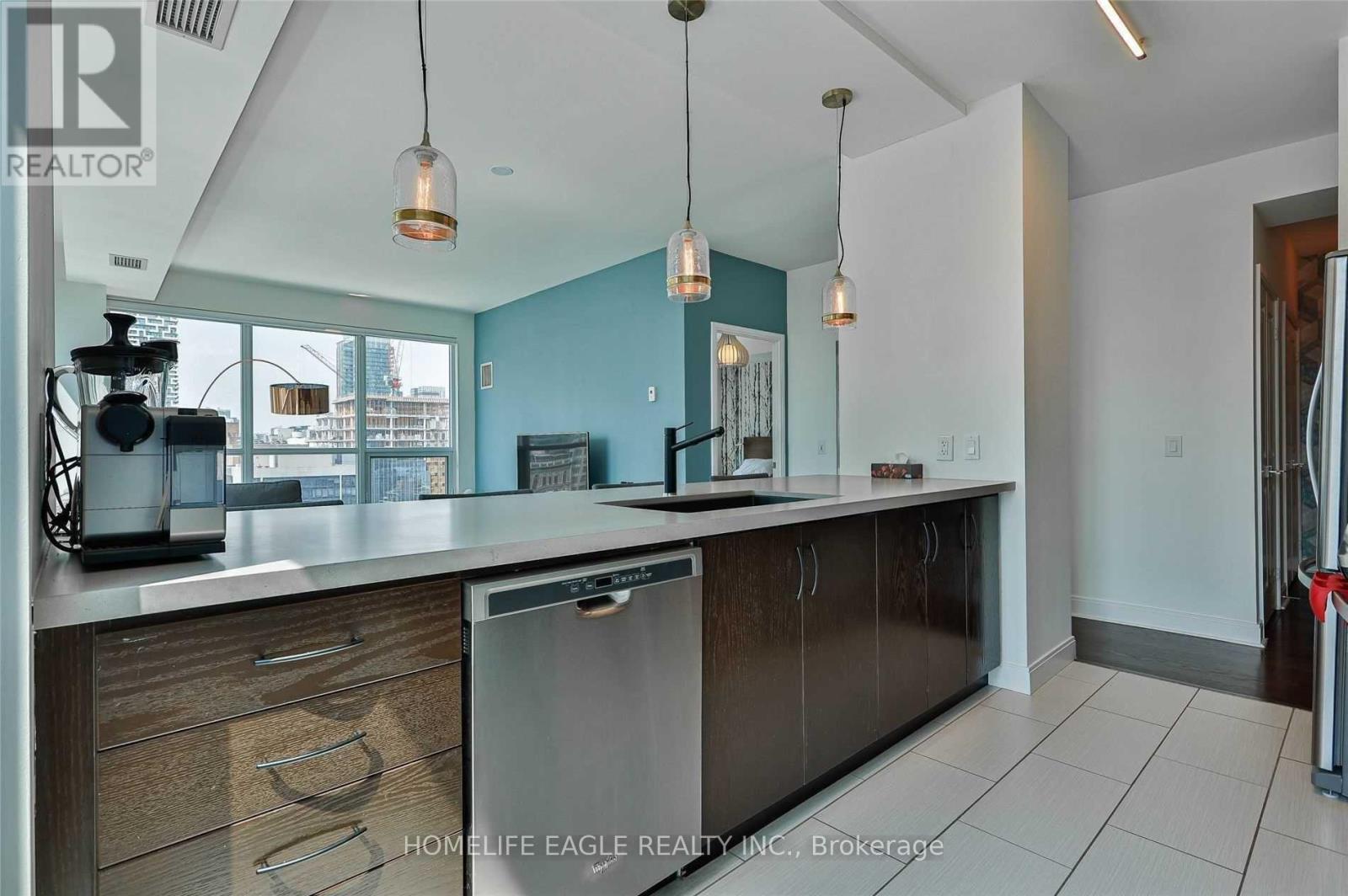 2407 - 1 Scott Street, Toronto, Ontario  M5E 1A1 - Photo 10 - C12510860