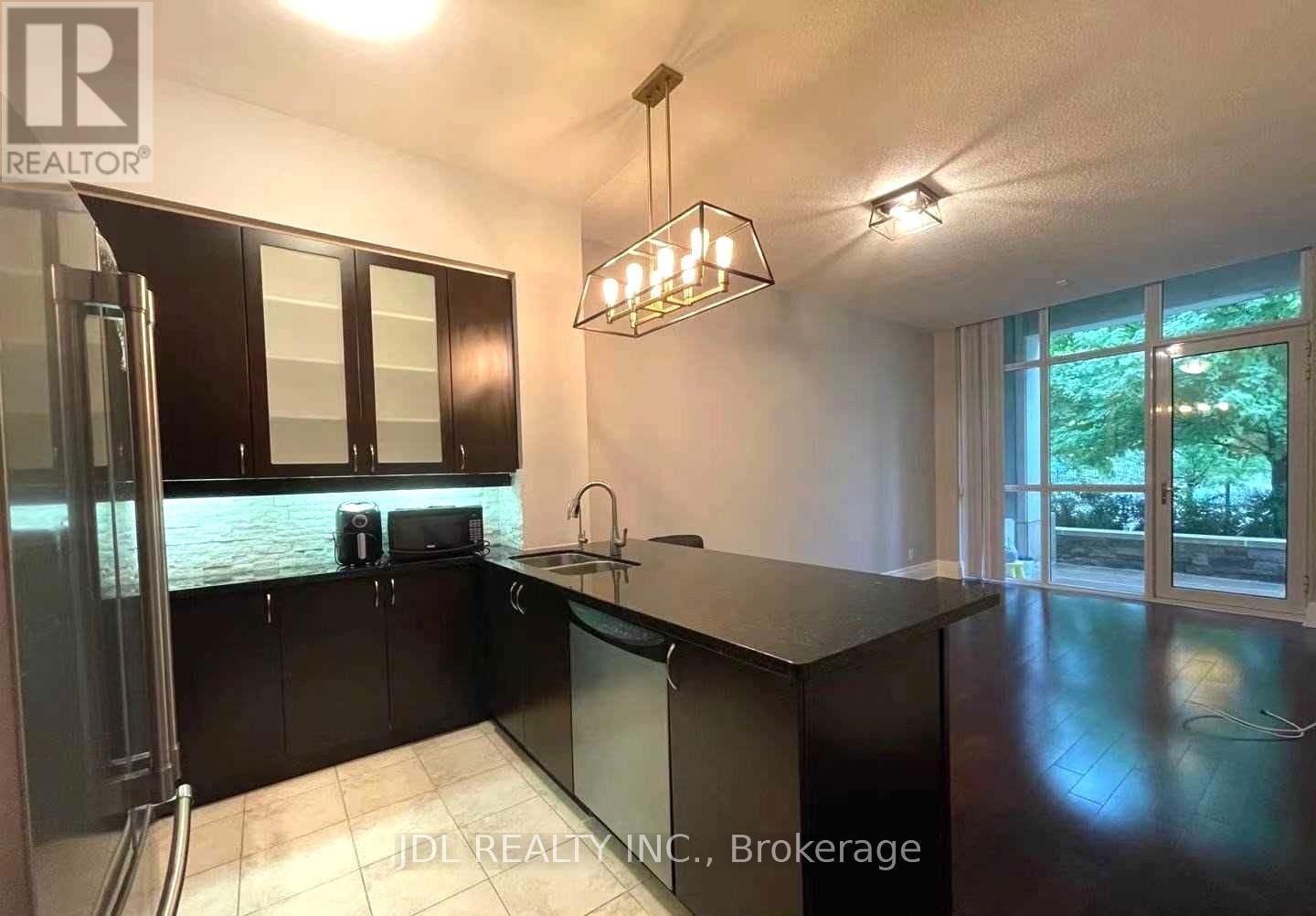 107 - 57 Upper Duke Crescent, Markham, Ontario  L6G 0B9 - Photo 5 - N12510832