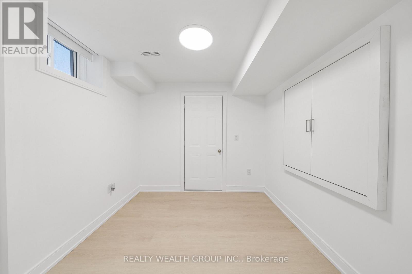 261 Seaview Heights S, East Gwillimbury, Ontario  L0G 1R0 - Photo 17 - N12510838