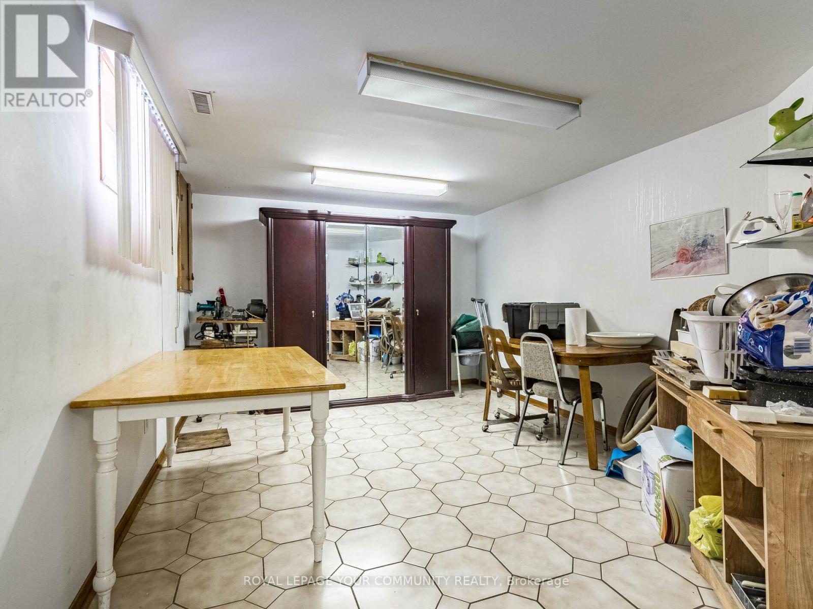 126 Spruce Avenue, Richmond Hill, Ontario  L4C 6W1 - Photo 15 - N12510840