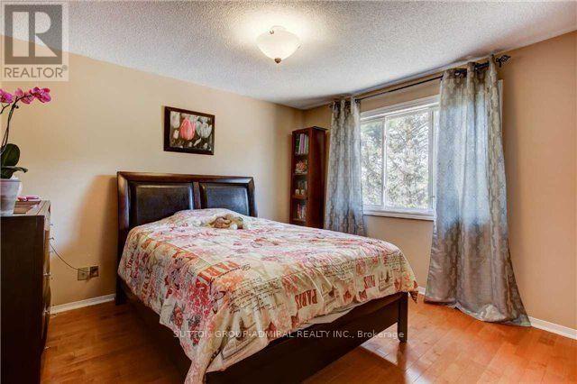 21 Kersey Crescent, Richmond Hill, Ontario  L4C 3W2 - Photo 13 - N12510844