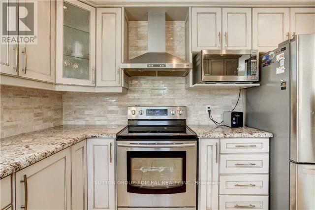 21 Kersey Crescent, Richmond Hill, Ontario  L4C 3W2 - Photo 7 - N12510844