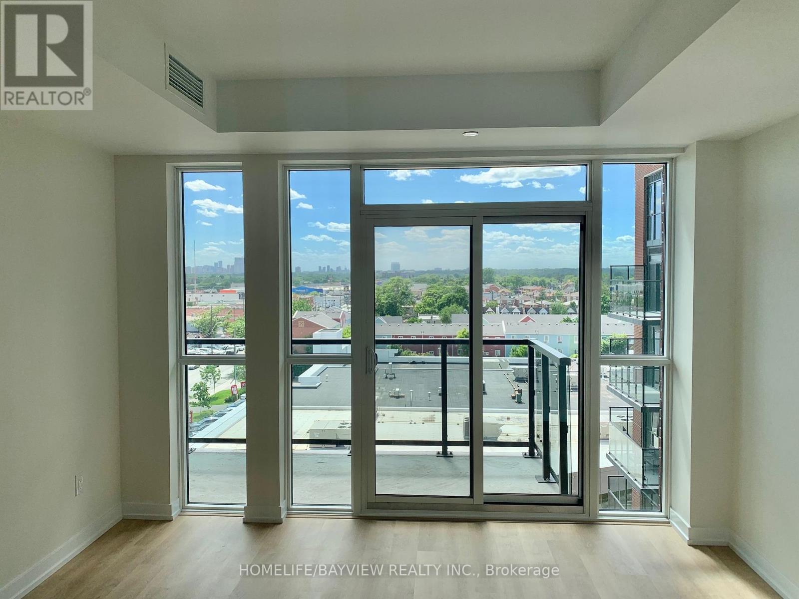 728 - 2300 St. Clair Avenue W, Toronto, Ontario  M6N 0B3 - Photo 3 - W12510864